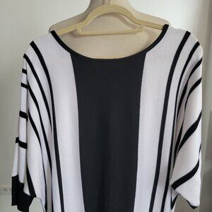 A Knitch Above Black & White Striped Sweater (Size: 1X)